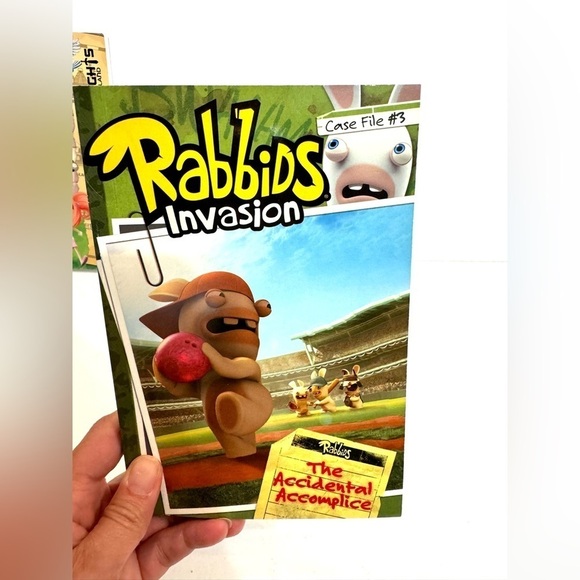 Children’s Book Lot of 4: Detective Pikachu Batman Superman Rabbids Poptropica - Picture 4 of 12